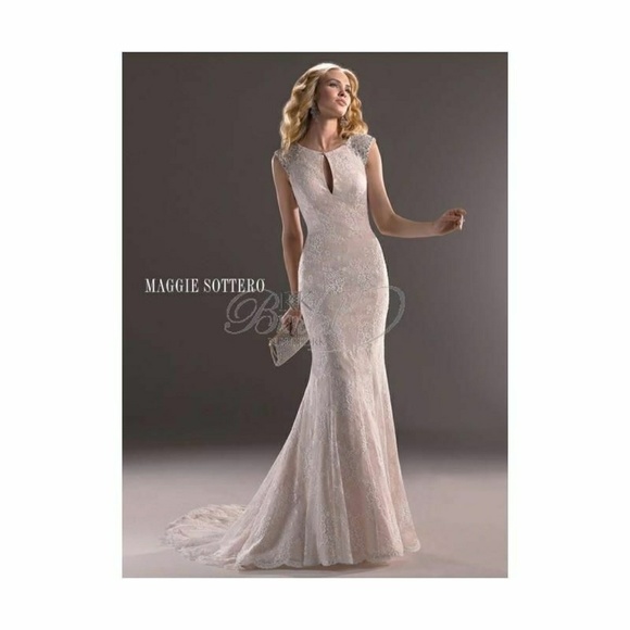 Maggie Sottero Ellie wedding gown - Picture 2 of 3